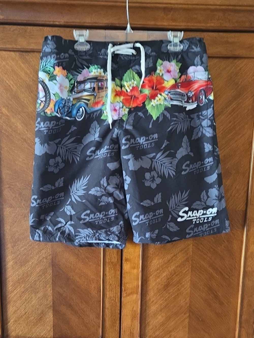 Snap-on Black Floral & Classic Car Men's Swim Trunks